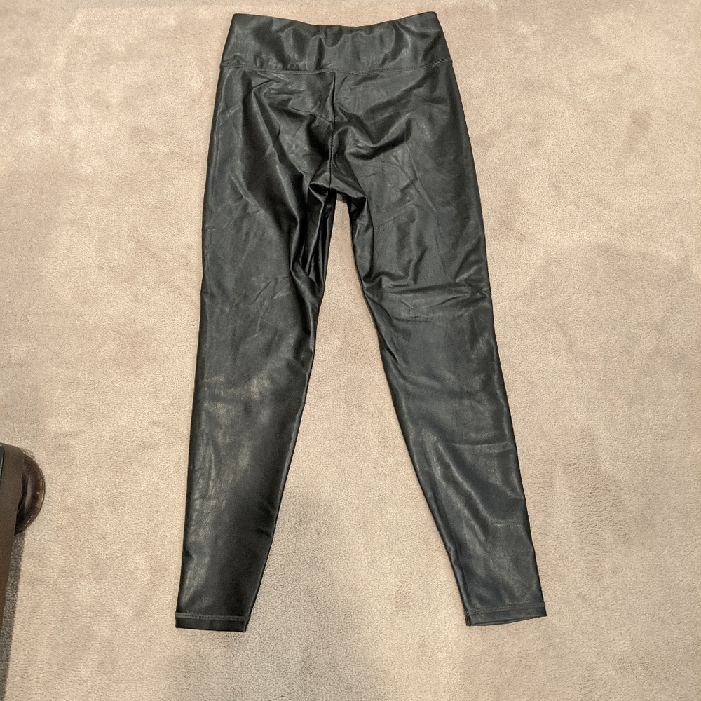Athleta Faux Leather Fleece Lined Leggings M - Picture 3 of 9